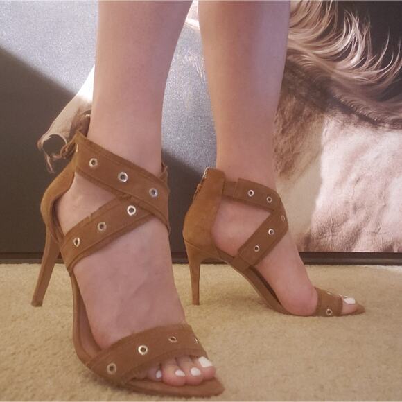 NWT Halogen Tan Suede Criss Cross Stiletto Heels Size 8.5 - Picture 1 of 5